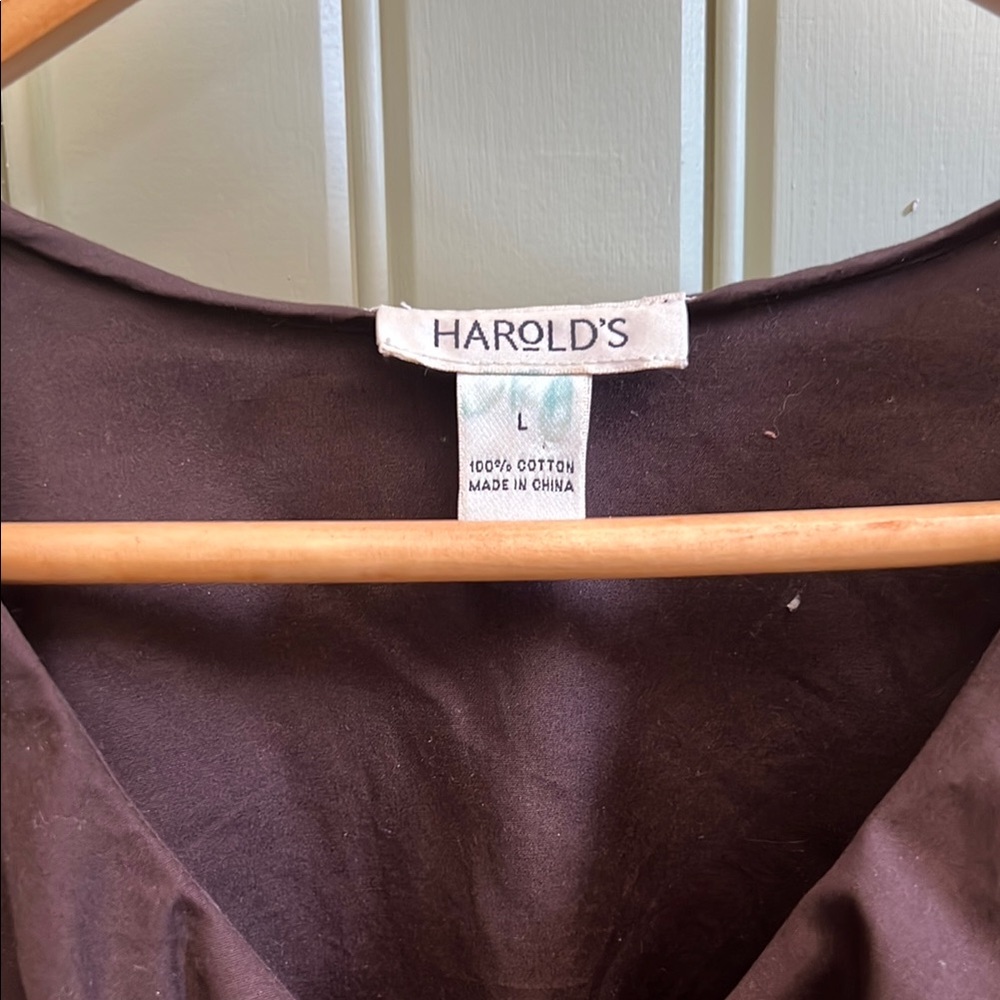 Elegant Brown Ruffle Blouse - Picture 3 of 4